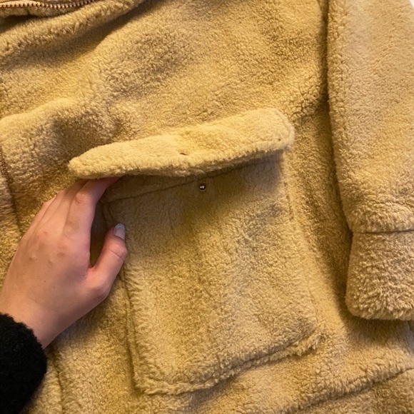 Urban Outfitters Teddy Coat - Picture 5 of 8